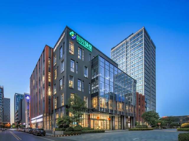 安徽现代轻奢瓷砖优点